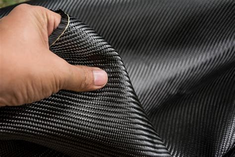  Kevlar® - เส้นใยอัศจรรย์ที่ทนทานและเบาสำหรับอุตสาหกรรมการบินและอวกาศ!