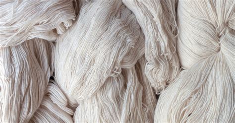  Viscose: เส้นใยสังเคราะห์จากธรรมชาติที่ให้สัมผัสเย้ายวนและอ่อนนุ่ม!